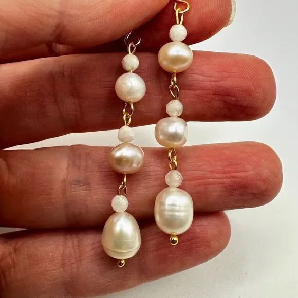 2.5” freshwater pearl, moonstone beaded, gold over 925 hook dangle earrings! - Picture 14 of 15